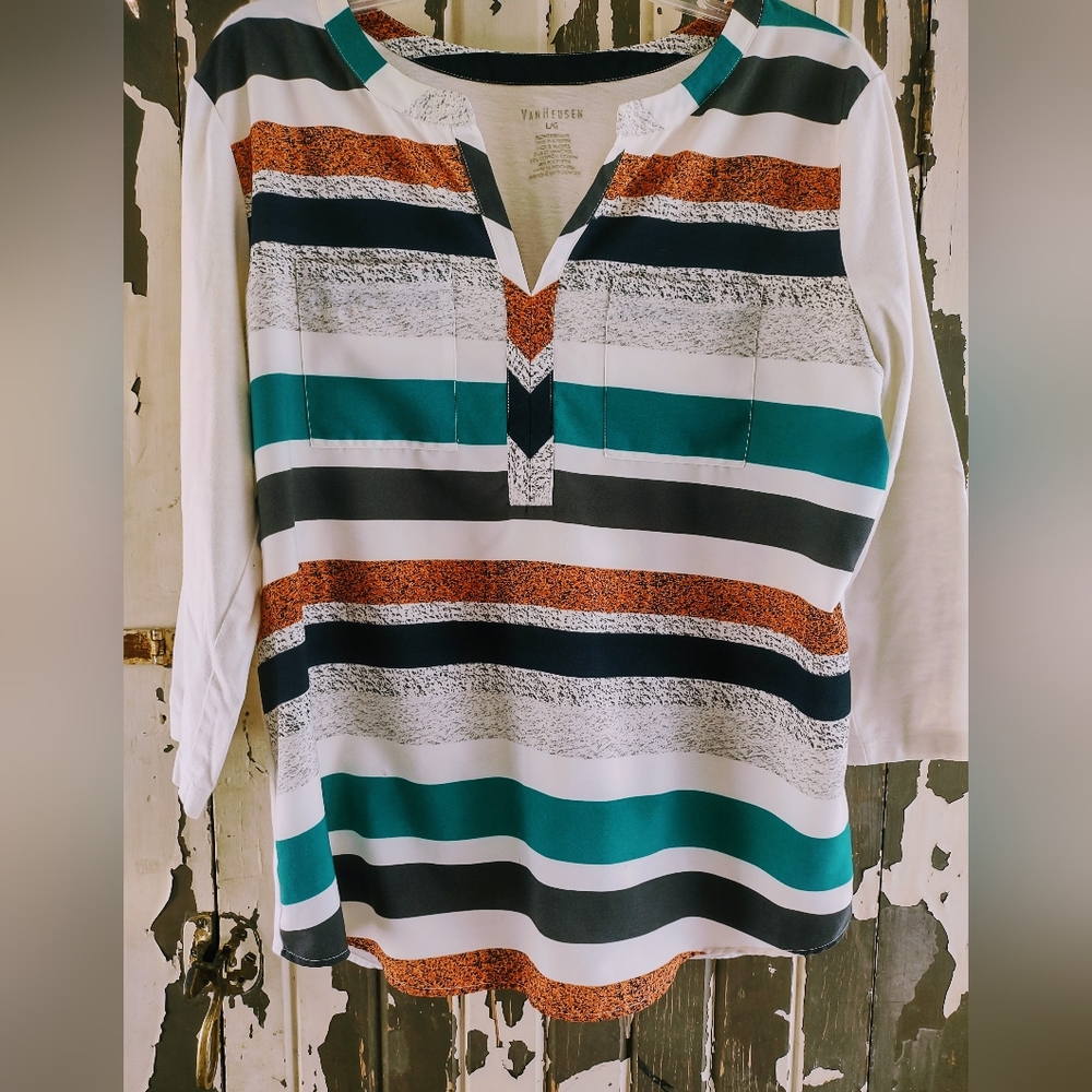 VAN HEUSEN LARGE PULLOVER V-NECK